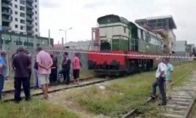 Treni del nga shinat në Fier   