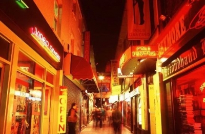 Britanikët nxjerrin videon: Policia në luftë me bandat shqiptare që mbushën vendin me kokainë, kush është “koka” e një grupi të sofistikuar