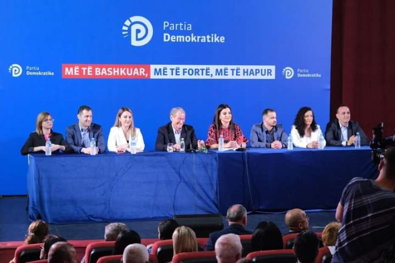 Berisha fton qytetarët: Sot në 18:00, takimi me demokratët në Fier