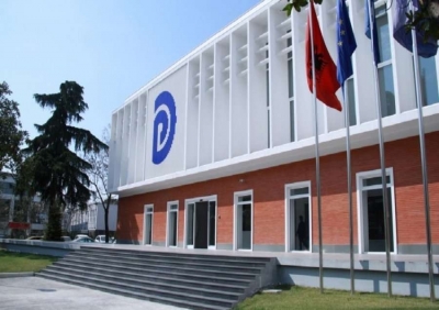 Kryemadhi në selinë e PD-së, takim me Lulzim Bashën