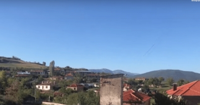 Devoll/ Nuk ka mjekë, banorët e Rakickës i bjnë gjilpërat njëri - tjetrit