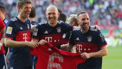 Hoeness zbulon strategjinë e merkatos së Bayernit, ikin Riberi dhe Robben