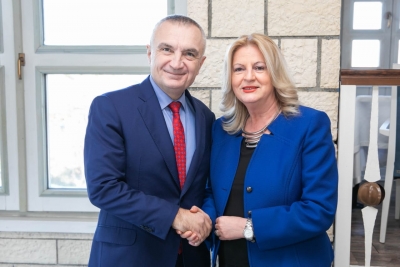 Presidenti Meta pret Edita Tahirin: Dialogu Kosovë-Serbi t’i shërbejë njohjes reciproke dhe bashkëjetesës