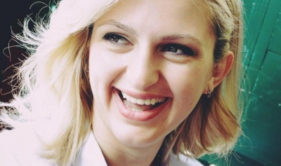 Gazetarja shqiptare ndahet nga jeta në moshën 27-vjeçare, pësoi goditje në zemër