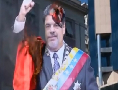 Digjet në protestë pankarta e Edi Ramës i veshur si Nicolas Maduro