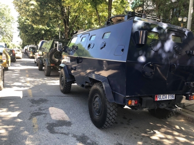 Protesta/ Dhjetëra mjete policie blindojnë Tiranën, Berisha publikon videon