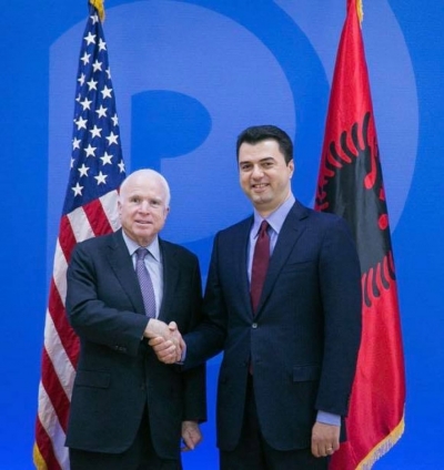 Vdekja e Senatorit McCain, Basha: Kombi shqiptar humbi një mik të madh