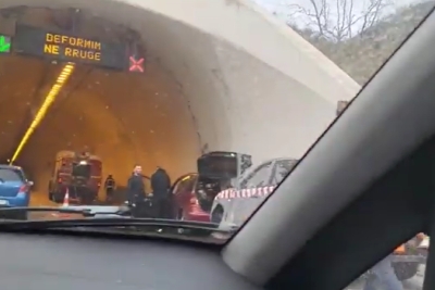 Digjet një tjetër makinë në tunelin e rrugës Tiranë-Elbasan