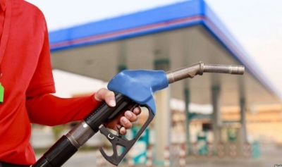 Në Kosovë nafta më pak se 1 euro, në Shqipëri 178 lek/litër