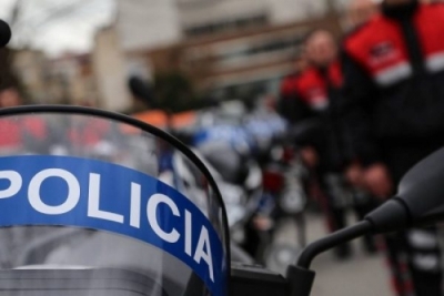 Makina me drogë, arrestohet pas ndjekjes 34-vjeçari, çfarë iu gjet në banesë