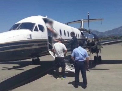 Franca kthen me 'charter' 29 azilkërkues, ndër ta edhe një familje me 5 anëtarë