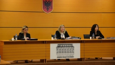 Ç'po ndodh me vettingun, pezullohet për 3 muaj