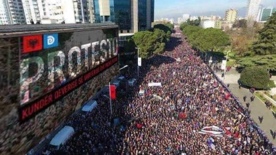 Eshtë koha të shkruajmë historinë demokratike të Shqipërisë