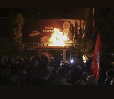 Media e madhe kanadeze jehonë protestës së opozitës: Konservatorët akuza Ramës për korrupsion dhe uzurpim të pushteteve