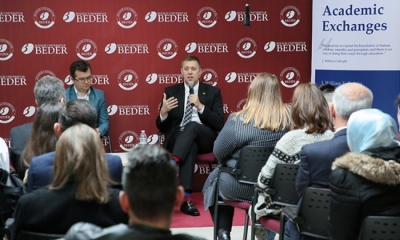 'Në Shqipëri hapësira mediatike po bëhet e njëanshme. Pronarët e mediave ...'