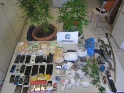 Shkatërrohet banda e drogës në Greqi, në pranga 7 shqiptarë dhe 7 grekë (foto)