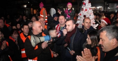 Banorët e Unazës nuk ndalen, protestojnë edhe ditën e parë të Vitit