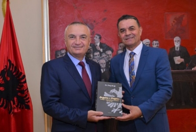 Presidenti Meta takon ish-ministrin e PS, Elmaz Sherifin