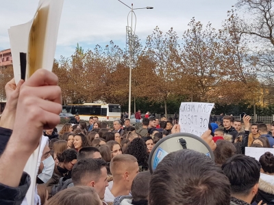 Protesta e studentëve Shkoder: 1 provim kushton sa nji veshk, zemër