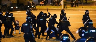 Mijëra persona të ndaluar në natën e tretë të protestave në Bjellorusi