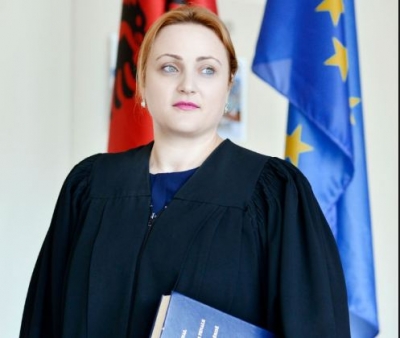 Vettingu çon në divorc nga burri drejtuesen e Prokurorisë së Tiranës