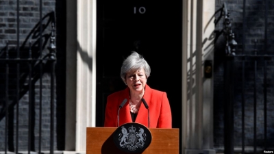 "Dorëhiqem për të mirën e Anglisë", ja reagimet për gjestin e kryeministres May