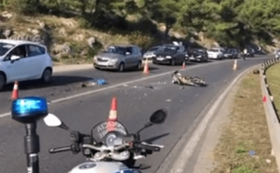 Aksidenti i frikshëm në Balldren, makina përplaset me motorrin