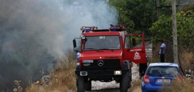 Merr flakë në ecje makina në autostradën Fier-Lushnjë