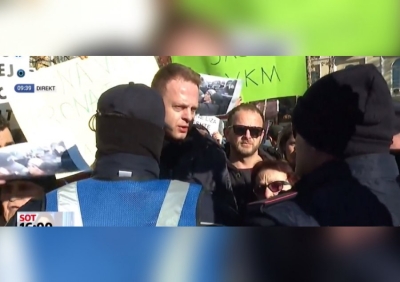 Banorët e '5 Majit' në protestë para Kuvendit: Ku do strehohemi?