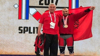 Peshëngritje, Shqipëria medalje bronzi në Botëror