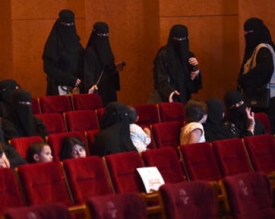 Pas 40 viteve, Arabia Saudite hap kinematë publike