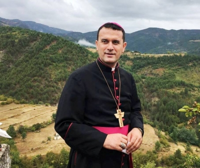 Mesazhi i fortë i Dom Gjergjit për Pashkë: Shpresoni...