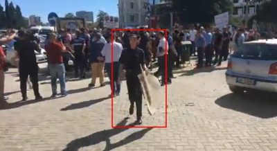 Çfarë ndodhi me mbërritjen e Ramës në Fier, policja fsheh tabelat (Video)