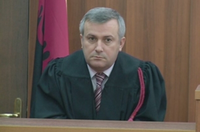 U dënua për korrupsion, prokuroria kërkon që ish-gjyqtarit t’i konfiskohen 30 milionë lekë