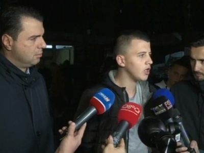 17-vjeçari tregon tmerrin në komisariat: Më gjuanin me shpulla!
