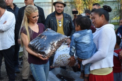 Paris Hilton dhuron 350 mijë dollarë për viktimat e tërmetit në Meksikë