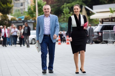 ‘Turp i madh për Shqipërinë që Komisioni i Venecias vjen nesër të diskutojë shkarkimin e Presidentit’