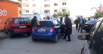 Arrestohen dy persona në Durrës, vodhën zyrën ku paguhen gjobat
