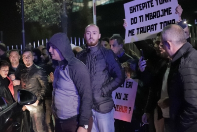 Nis protesta tek Unaza e Re, i pranishëm edhe Basha  (LIVE)