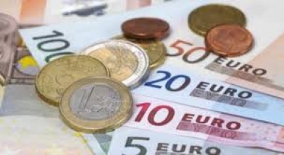 Informaliteti shënon rekordin e zi të dekadës, euro vazhdon rënien