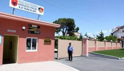 72-vjeçari godet me sende të forta të vëllanë