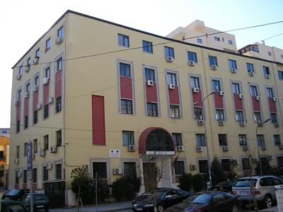 I grabiten 350 milion lekë avokatit në Durrës