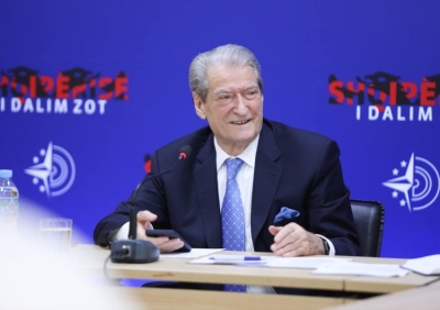 Berisha: Kryeskapisti liron Sajen dhe prangos Joanën në vend të Ogertës! Kjo është Soros Reformë