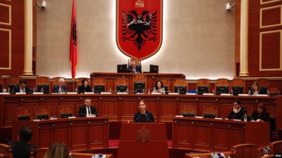 Zëri i Amerikës: Shqipëri, rishikohet me ulje rritja ekonomike
