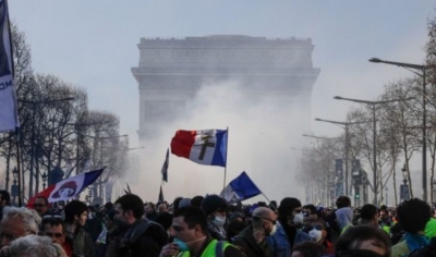 Franca nuk gjen paqe, fundjavë me protesta të mëdha