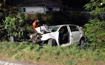 Librazhd, makina del nga rruga, 2 të plagosur