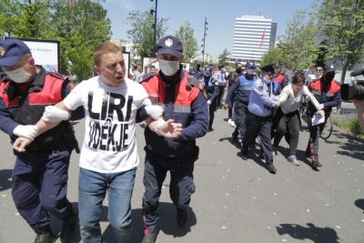 Meta:Dhuna ndaj protestuesve, e papranueshme! Kremtim i shëmtuar i Ditës së Europës
