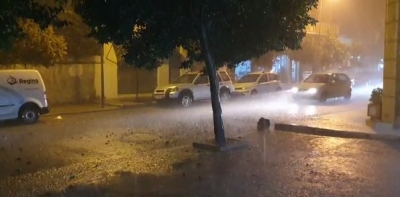 Rikthimi i shiut dhe rrugët e Vlorës mbyten nga uj