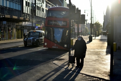 Britania konfirmon 390 viktima në 24 orë dhe 1775 në total, përfshirë një 19-vjeçar