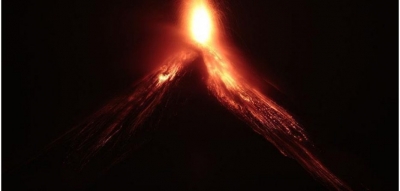 Aktivizohet vullkani, mijëra të evakuuar